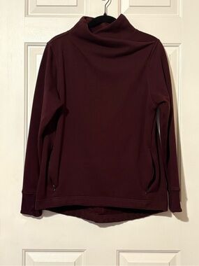 Athleta Cozy Karma Twist Neck Relaxed Fit Hi-Low Sweatshirt Size M Maroon Color